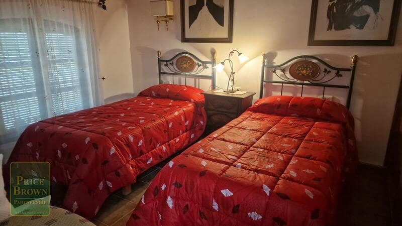 4 soveværelse Villa til salg i Zurgena - € 399.000 (Ref: 8910019)