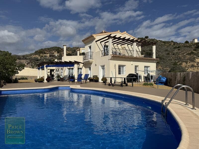 4 soveværelse Villa til salg i Bedar med swimmingpool - € 525.000 (Ref: 8960559)