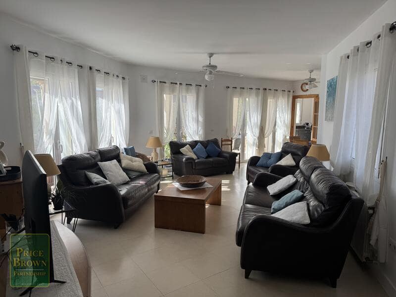 4 soveværelse Villa til salg i Bedar med swimmingpool - € 525.000 (Ref: 8960559)