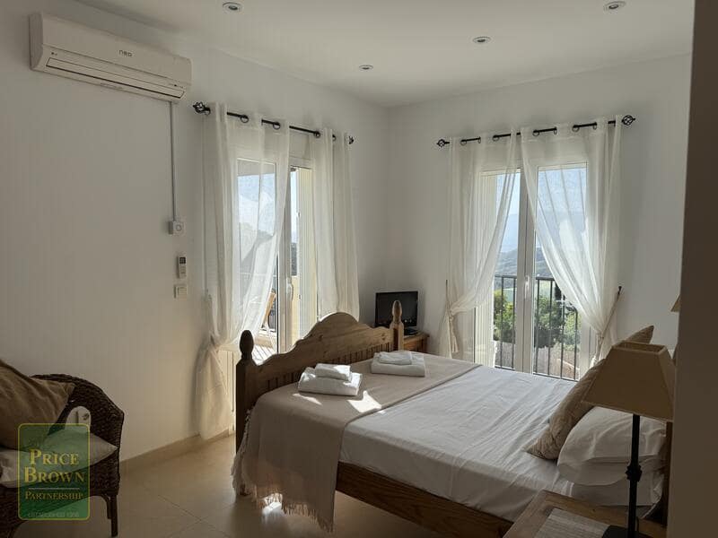 4 soveværelse Villa til salg i Bedar med swimmingpool - € 525.000 (Ref: 8960559)