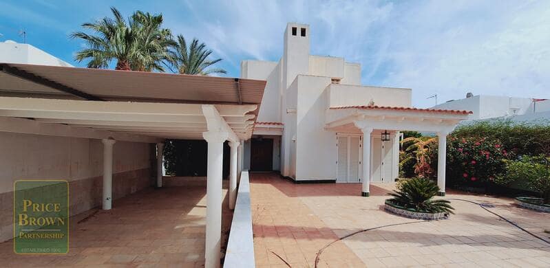 4 bedroom Villa for sale in Mojacar - € 530,000 (Ref: 8960779)
