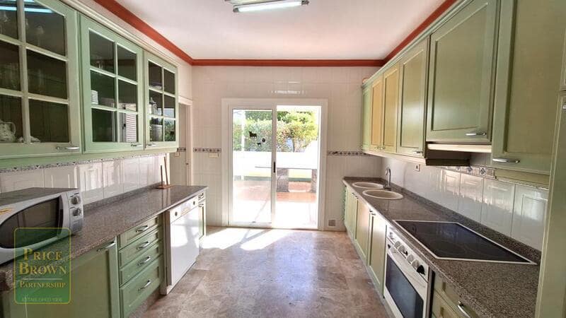 4 bedroom Villa for sale in Mojacar - € 530,000 (Ref: 8960779)
