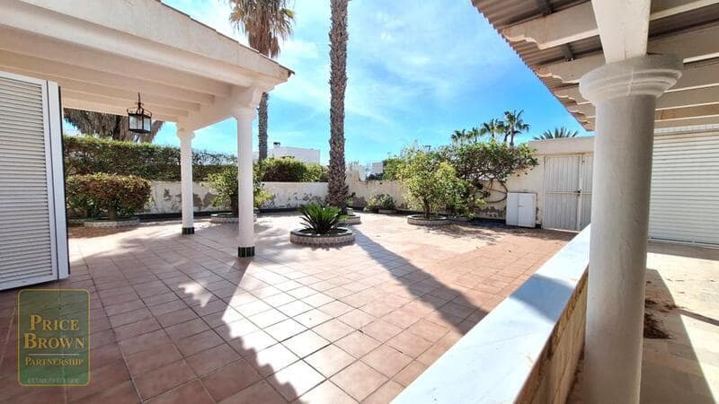 4 bedroom Villa for sale in Mojacar - € 530,000 (Ref: 8960779)