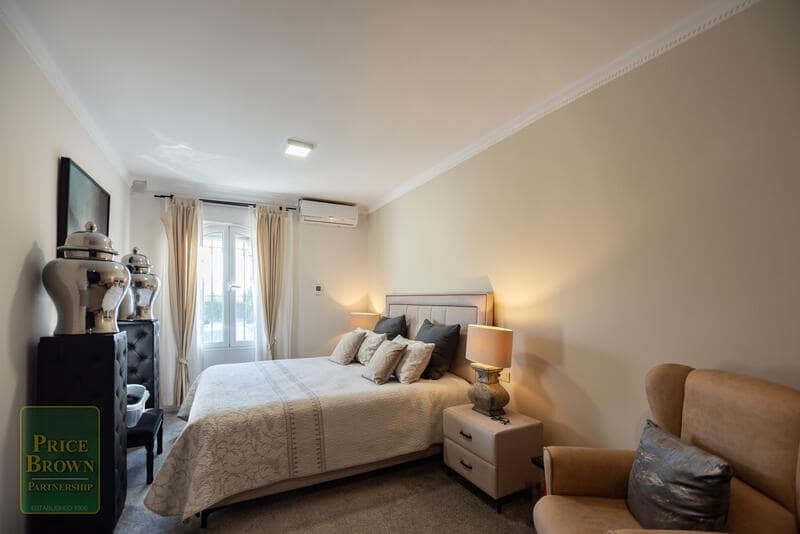 5 soveværelse Villa til salg i Turre med swimmingpool - € 549.950 (Ref: 9015675)