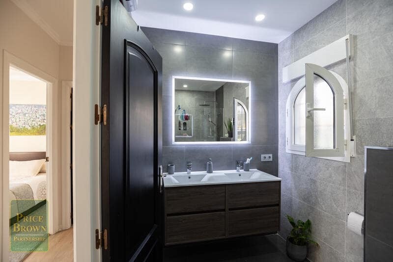 5 soveværelse Villa til salg i Turre med swimmingpool - € 549.950 (Ref: 9015675)