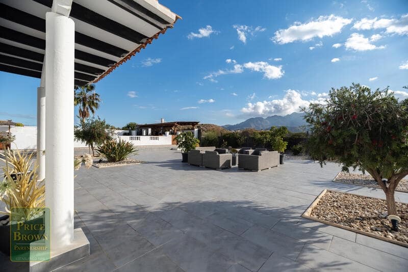 5 soveværelse Villa til salg i Turre med swimmingpool - € 549.950 (Ref: 9015675)