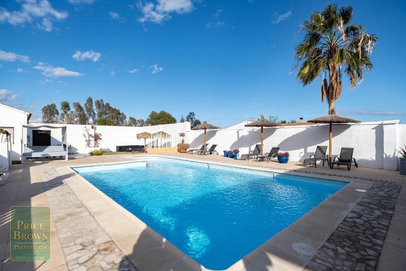 5 soveværelse Villa til salg i Turre med swimmingpool - € 549.950 (Ref: 9015675)