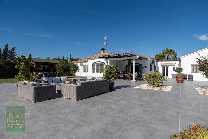 5 soveværelse Villa til salg i Turre med swimmingpool - € 549.950 (Ref: 9015675)