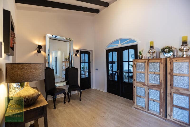 5 soveværelse Villa til salg i Turre med swimmingpool - € 549.950 (Ref: 9015675)