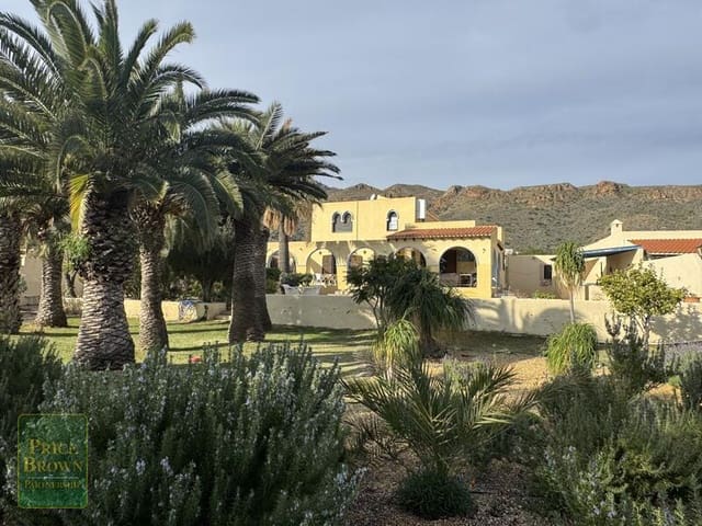 3 bedroom Villa for sale in Mojácar with pool - € 695,000 (Ref: 9030651)