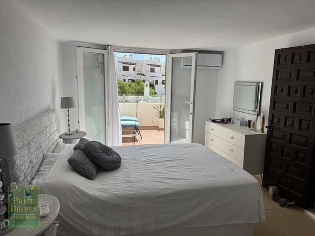 Chalet de 4 habitaciones en Mojácar en venta con garaje - 359.950 € (Ref: 9148178)