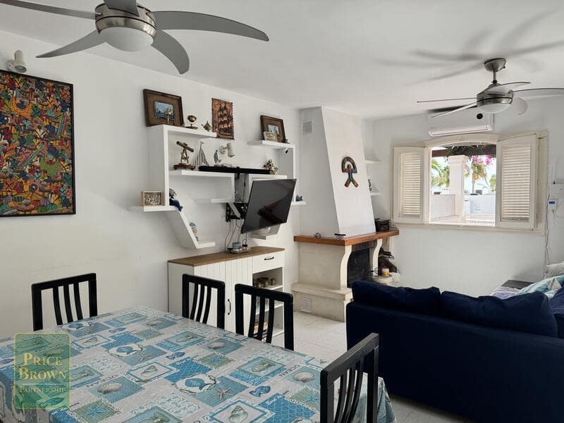 3 soveværelse Rækkehus til salg i Mojacar med swimmingpool garage - € 325.000 (Ref: 9150874)