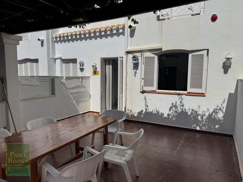 3 soveværelse Rækkehus til salg i Mojacar med swimmingpool garage - € 325.000 (Ref: 9150874)