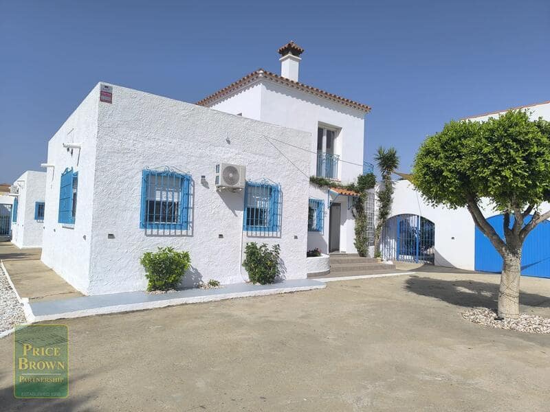 3 bedroom Villa for sale in Vera with pool - € 495,000 (Ref: 9153011)