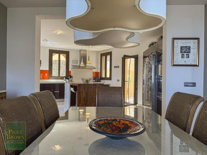 4 slaapkamer Villa te koop in Los Cabreras met zwembad - € 899.950 (Ref: 9201949)