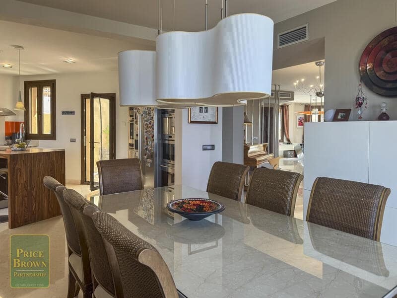 4 slaapkamer Villa te koop in Los Cabreras met zwembad - € 899.950 (Ref: 9201949)