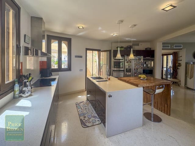 4 slaapkamer Villa te koop in Los Cabreras, Vélez-Rubio met zwembad - € 899.950 (Ref: 9201949)