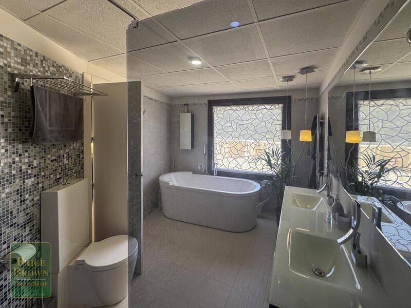 4 slaapkamer Villa te koop in Los Cabreras met zwembad - € 899.950 (Ref: 9201949)