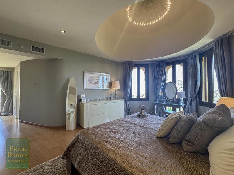 4 slaapkamer Villa te koop in Los Cabreras met zwembad - € 899.950 (Ref: 9201949)