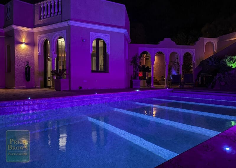 4 slaapkamer Villa te koop in Los Cabreras met zwembad - € 899.950 (Ref: 9201949)