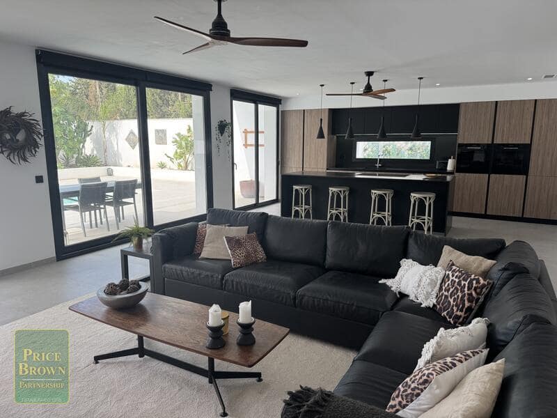 4 sypialnia Willa na sprzedaż w Mojacar z basenem garażem - 795 000 € (Ref: 9363187)