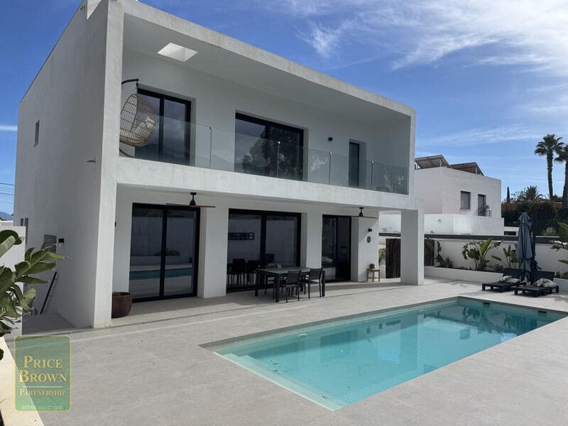 4 sypialnia Willa na sprzedaż w Mojacar z basenem garażem - 795 000 € (Ref: 9363187)