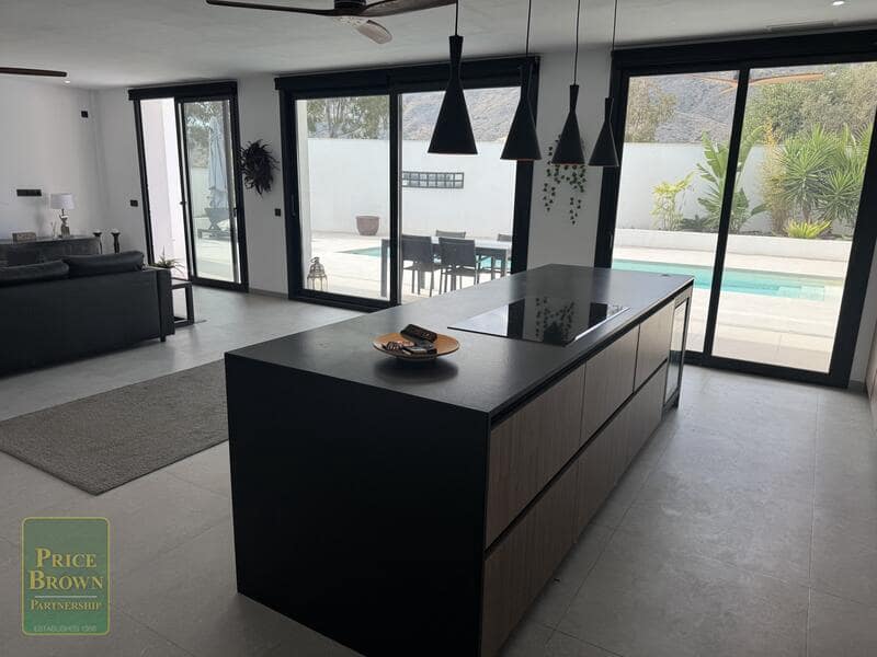 4 sypialnia Willa na sprzedaż w Mojacar z basenem garażem - 795 000 € (Ref: 9363187)