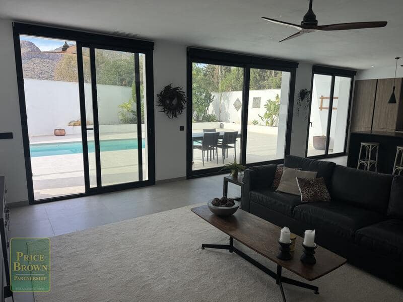 4 sypialnia Willa na sprzedaż w Mojacar z basenem garażem - 795 000 € (Ref: 9363187)