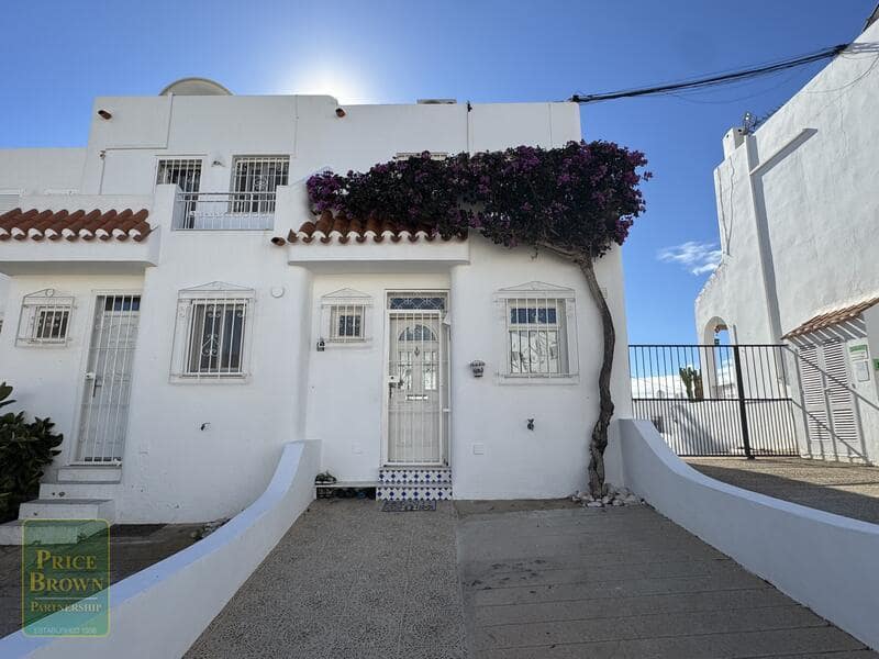Casa de 2 habitaciones en Mojácar en venta con piscina garaje - 245.000 € (Ref: 9543901)