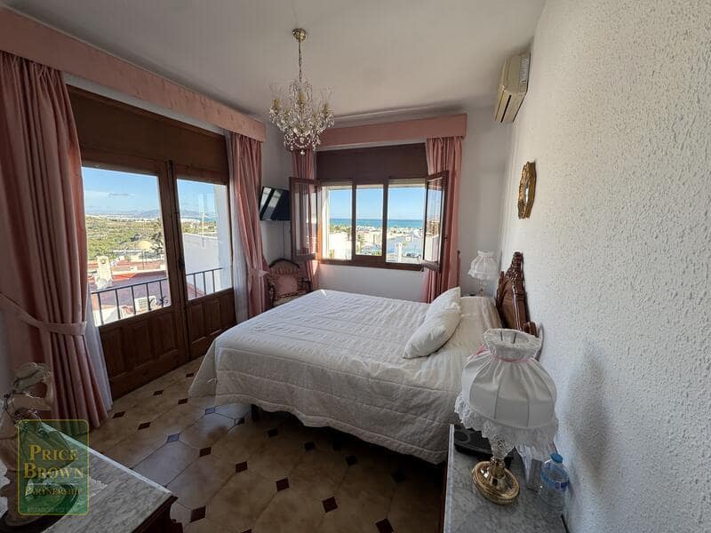 4 soveværelse Villa til salg i Mojacar med garage - € 450.000 (Ref: 9548922)