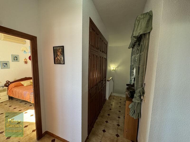 4 soveværelse Villa til salg i Mojacar med garage - € 450.000 (Ref: 9548922)