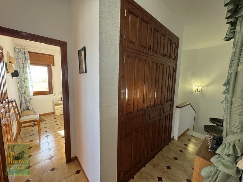 4 soveværelse Villa til salg i Mojacar med garage - € 450.000 (Ref: 9548922)