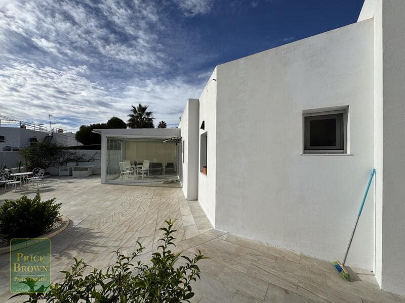 2 bedroom Villa for sale in Mojacar with garage - € 449,000 (Ref: 9558893)