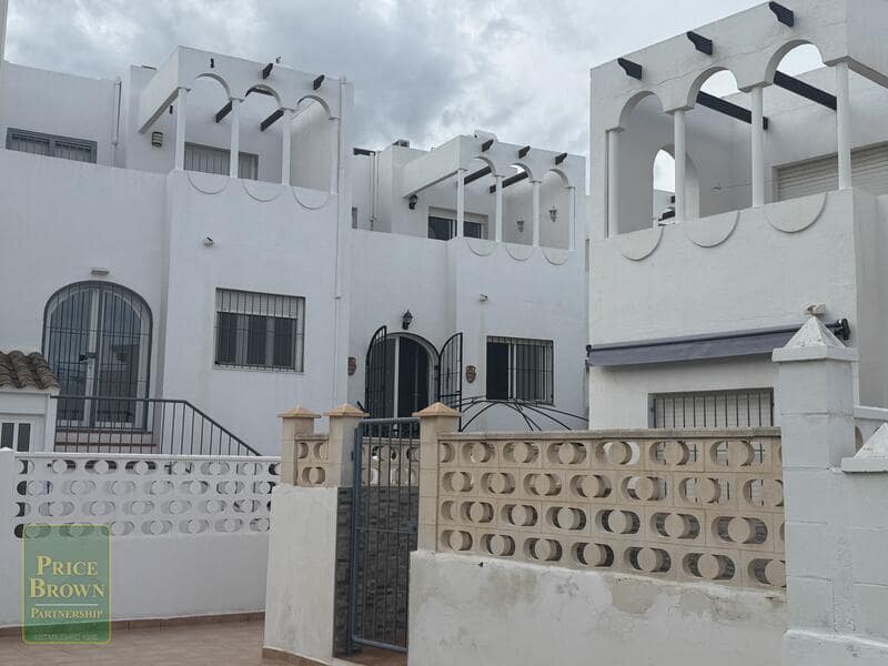 3 bedroom Townhouse for sale in Mojacar with pool garage - € 245,000 (Ref: 9598083)