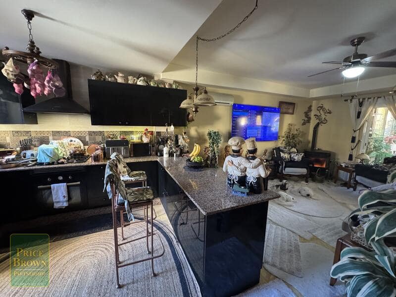 3 soverom Hus til salgs i Vera med svømmebasseng garasje - € 235 000 (Ref: 9623195)