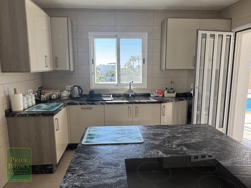 3 soveværelse Villa til salg i Mojacar med swimmingpool - € 699.000 (Ref: 9696735)