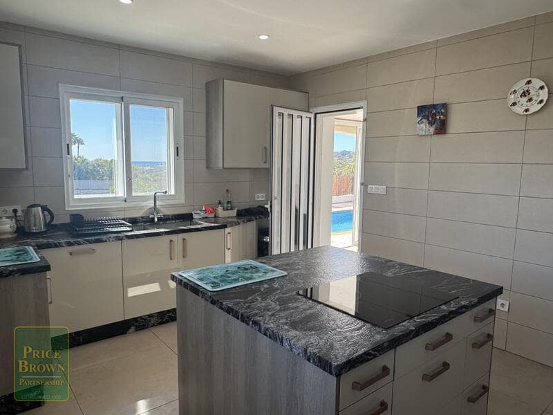 3 soveværelse Villa til salg i Mojacar med swimmingpool - € 699.000 (Ref: 9696735)