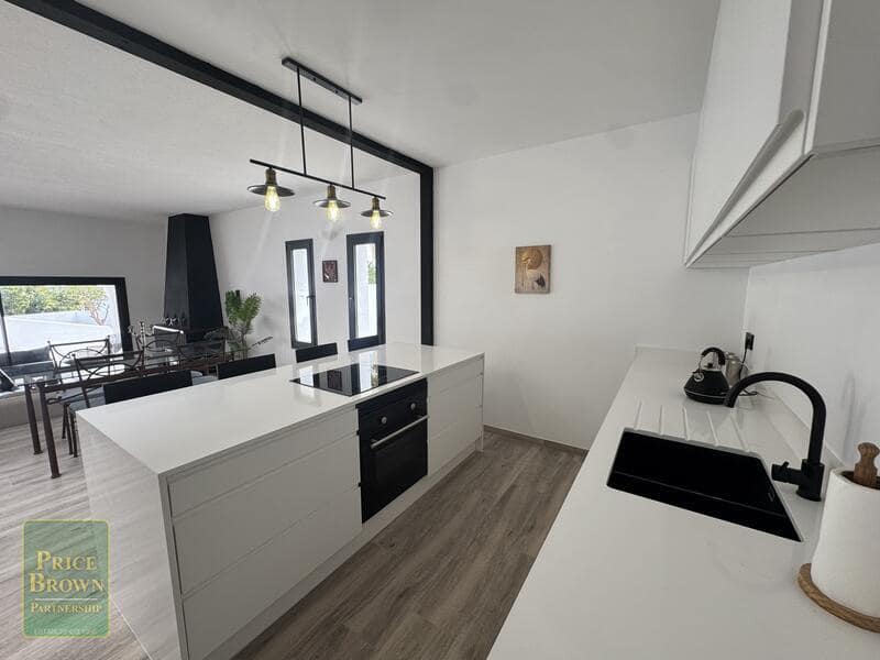 3 bedroom Villa for sale in Mojacar with pool garage - € 650,000 (Ref: 9723822)