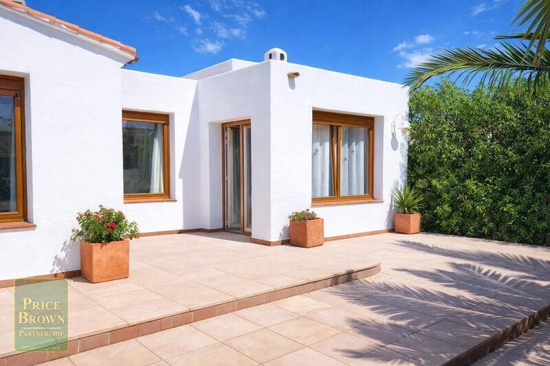 3 bedroom Villa for sale in El Cortijo Grande - € 315,000 (Ref: 9737089)