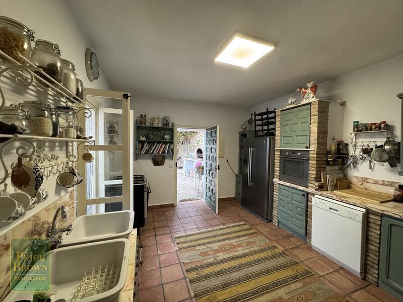 3 bedroom Finca/Country House for sale in Mojacar with garage - € 349,999 (Ref: 9807058)