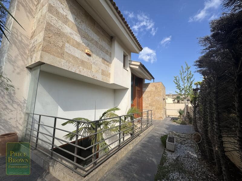5 sovrum Villa till salu i Huercal-Overa med pool - 620 000 € (Ref: 9905021)