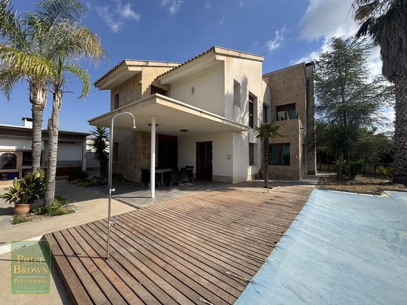 5 sovrum Villa till salu i Huercal-Overa med pool - 620 000 € (Ref: 9905021)