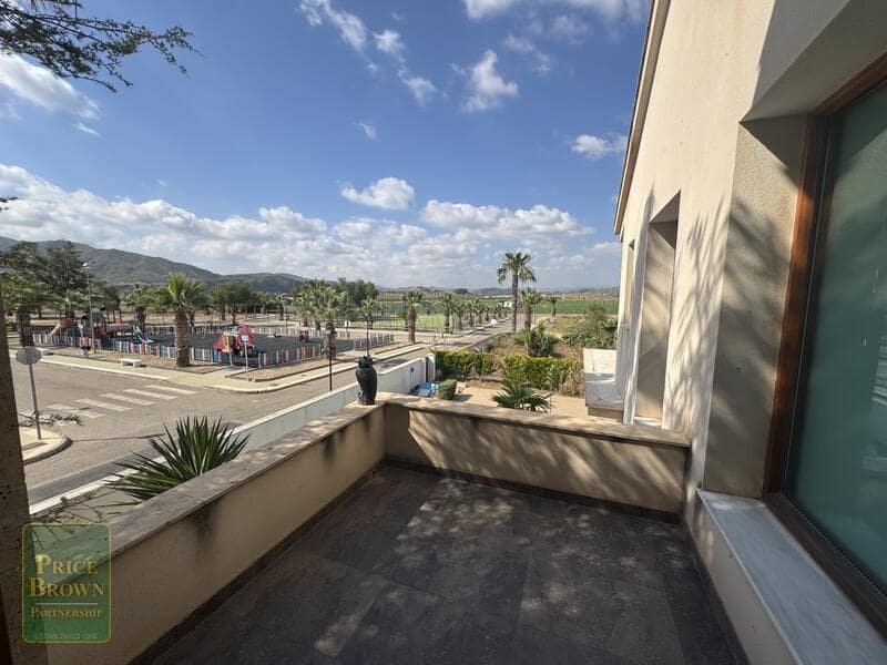 5 sovrum Villa till salu i Huercal-Overa med pool - 620 000 € (Ref: 9905021)