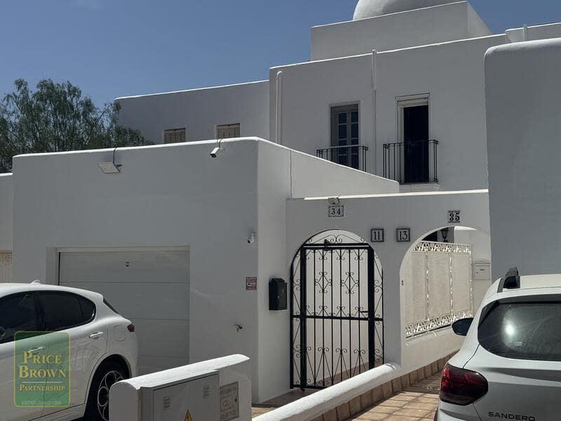 3 soverom Hus til salgs i Mojacar med svømmebasseng - € 425 000 (Ref: 9918874)