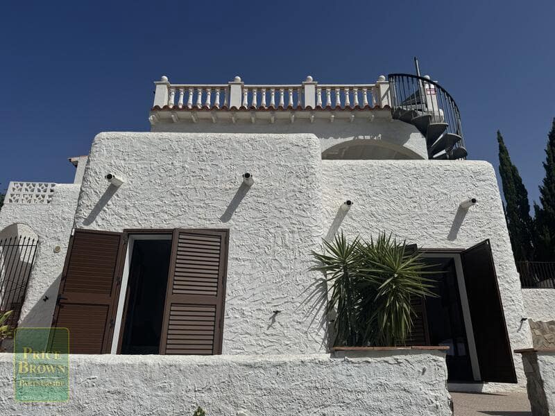 2 bedroom Villa for sale in Mojacar with pool garage - € 475,000 (Ref: 9925210)