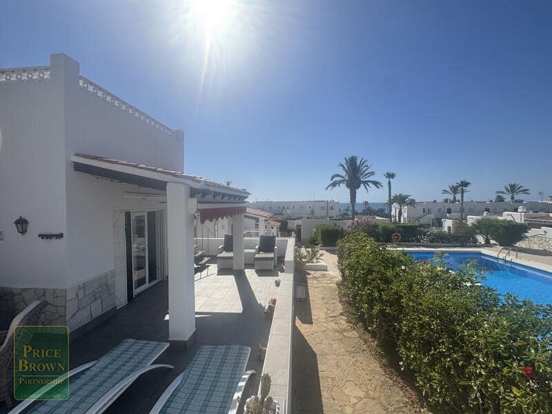 2 Zimmer Villa zu verkaufen in Mojacar mit Pool Garage - 285.000 € (Ref: 9944831)