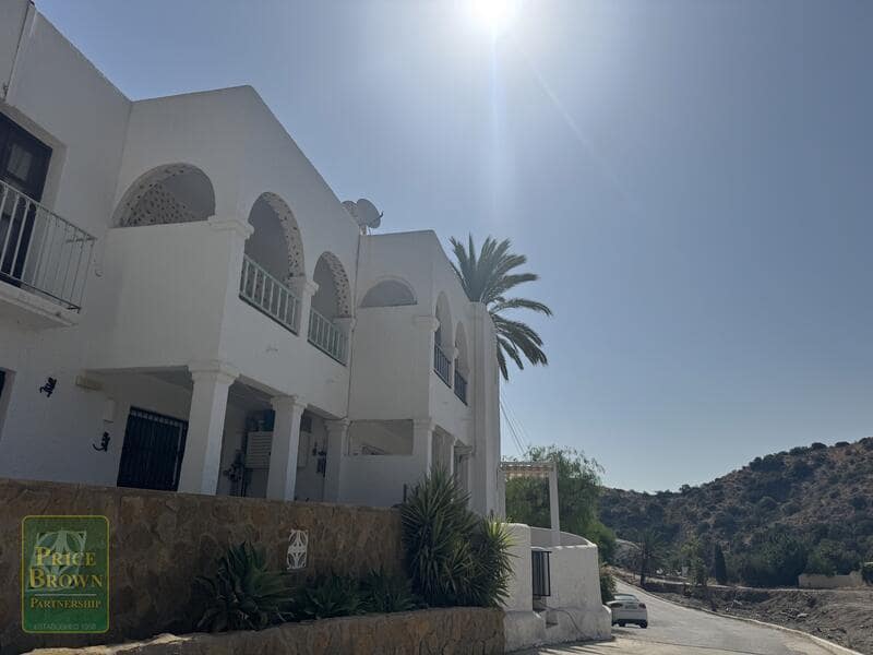 2 slaapkamer Appartement te koop in La Parata met zwembad garage - € 165.000 (Ref: 9958708)