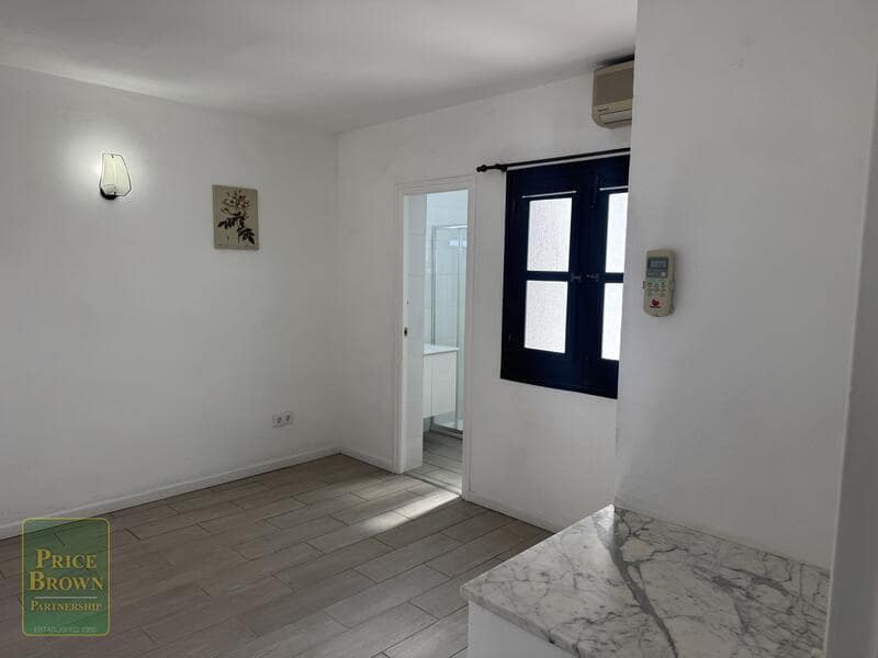 2 slaapkamer Appartement te koop in La Parata met zwembad garage - € 165.000 (Ref: 9958708)