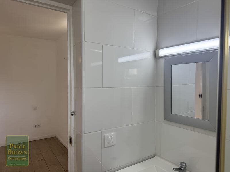 2 slaapkamer Appartement te koop in La Parata met zwembad garage - € 165.000 (Ref: 9958708)