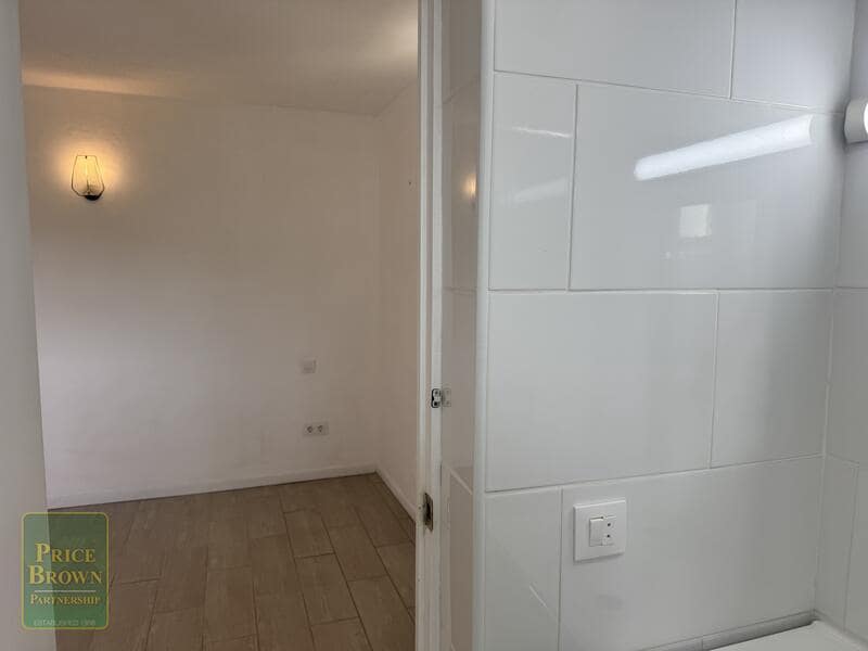 2 slaapkamer Appartement te koop in La Parata met zwembad garage - € 165.000 (Ref: 9958708)